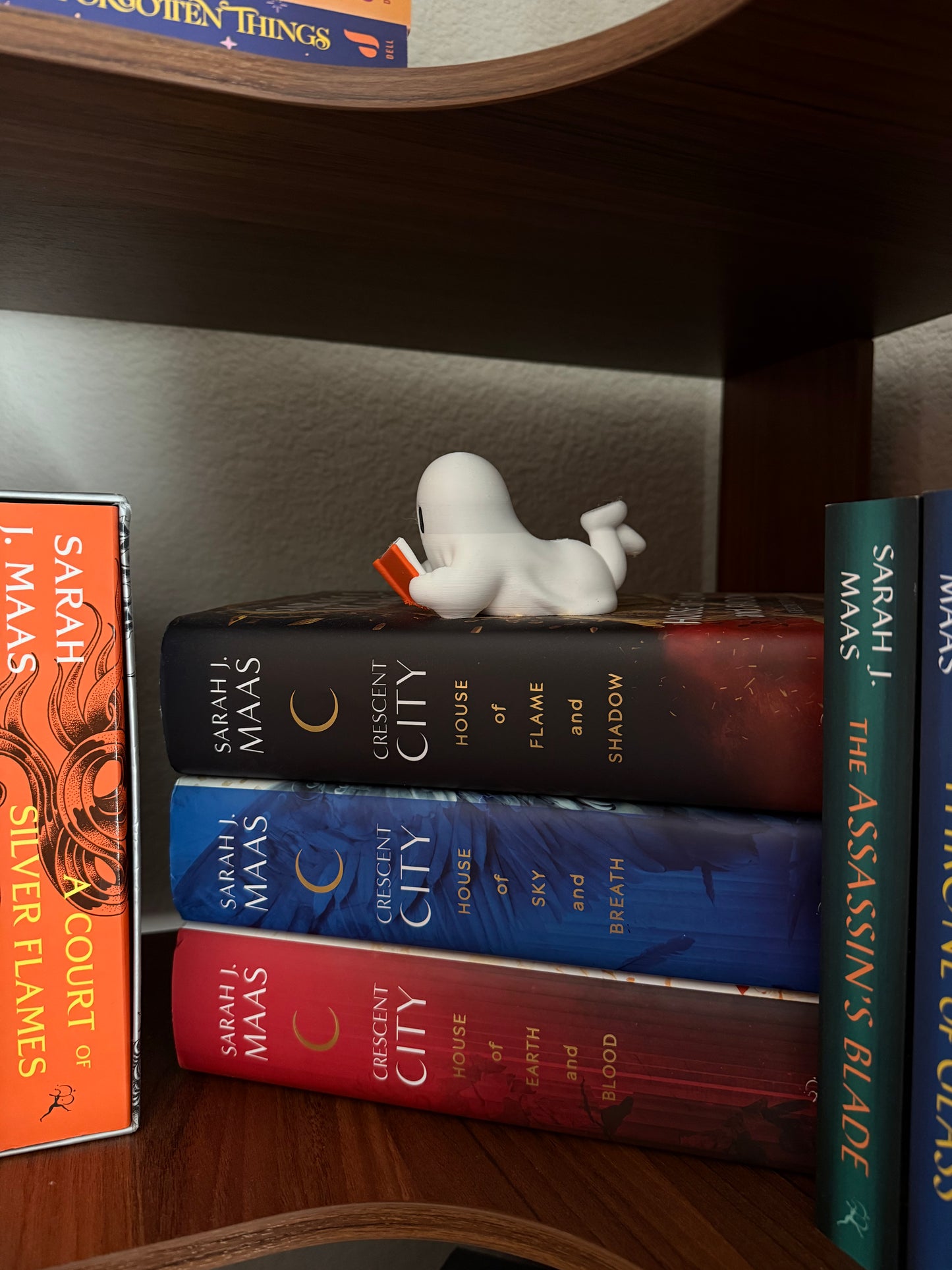 Shelf Ghostie