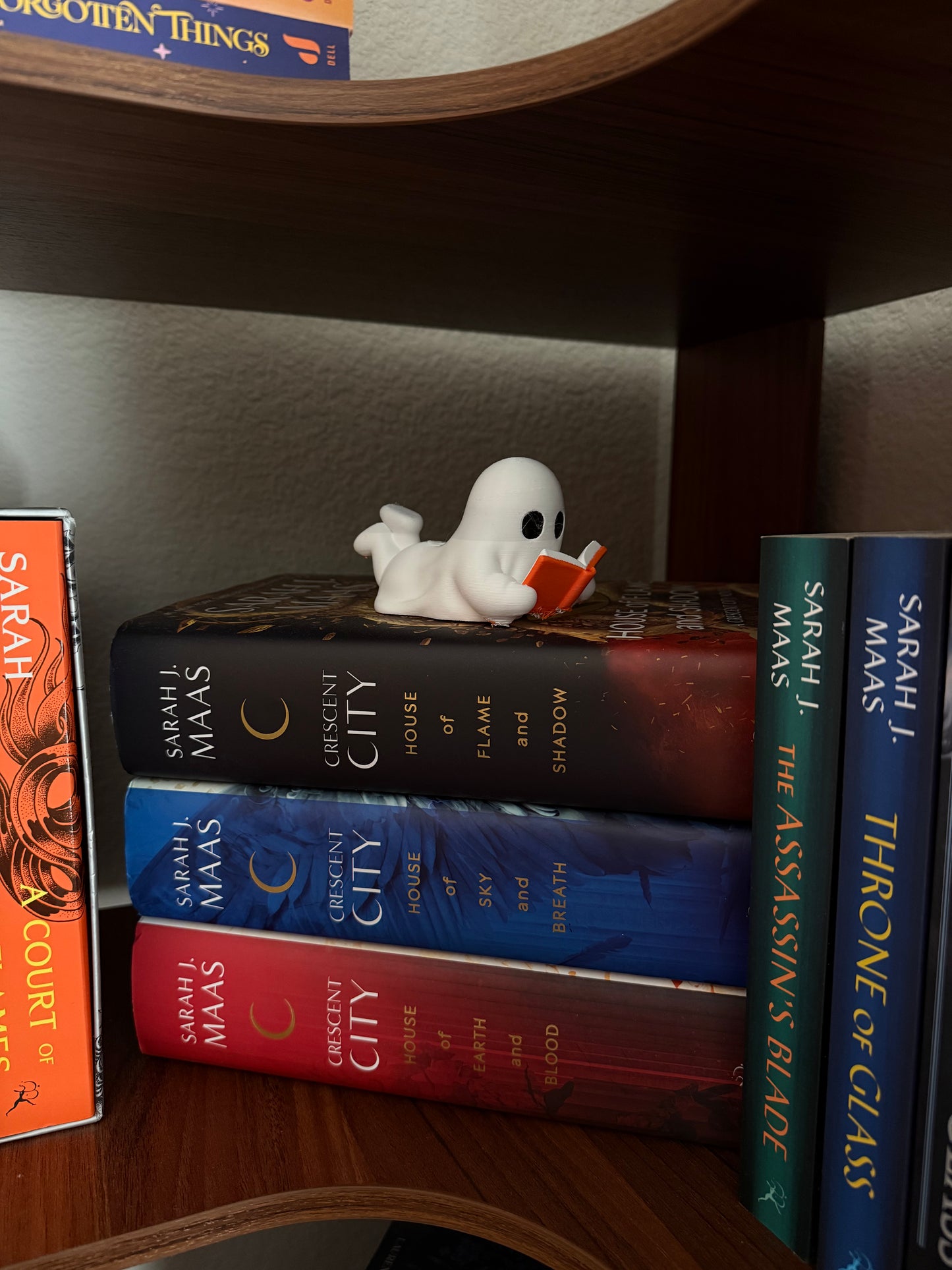 Shelf Ghostie
